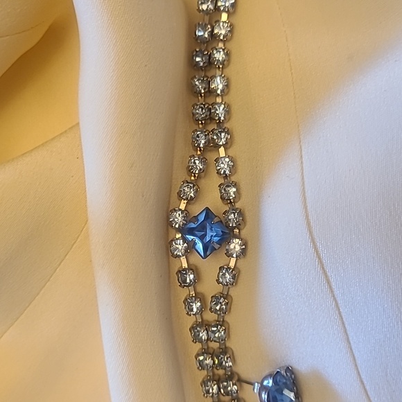 VINTAGE blue rhinestone earring and bracelet set - Picture 3 of 6